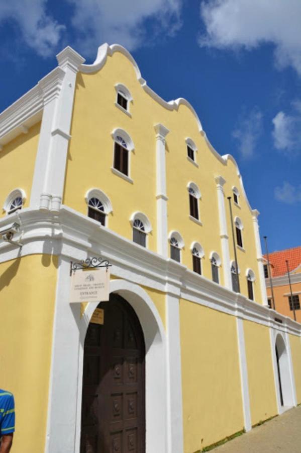 City Views Spacious Mezzanine Apartments Willemstad Buitenkant foto